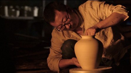 二更视频 拍完了央视大片之后 他决定在云南玩泥巴 556