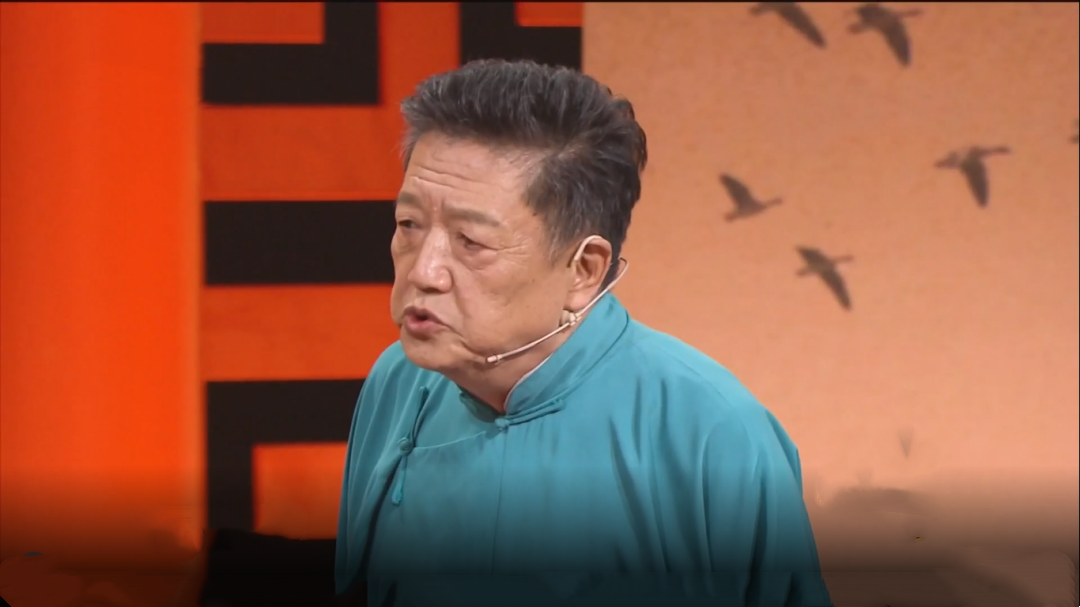群英会 演员秦焰聊摄影技术和器材哪个更重要  换上大褂说相声台上捧逗能力俱佳