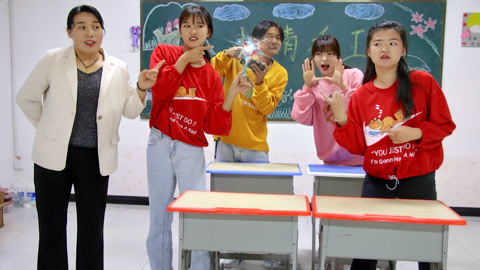 美女家务事 同学们没来上课