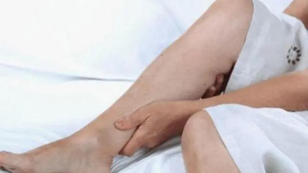 健康之路 睡觉时脚抽筋 可能是缺钙？