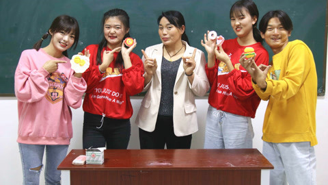 美女家务事 用超轻粘土制作美食
