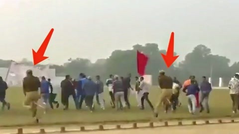 狂飙军情 印度警察骑“竹马”演习