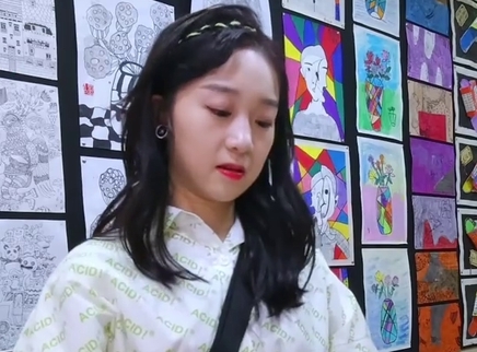 李子璇上演一段垮掉的舞蹈