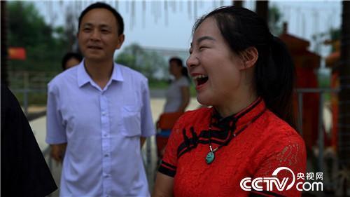 致富经 [致富经]拾荒女人古宅里探宝 20180518