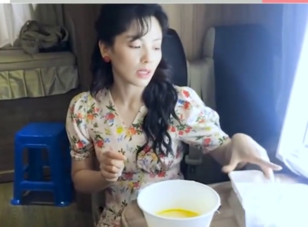 综艺吃瓜社 刘涛剧组学垃圾分类