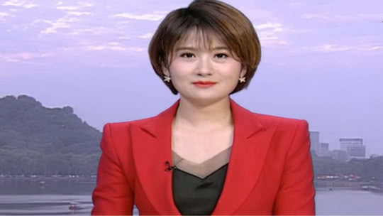 1818黄金眼 车子掉进水塘 修了四个半月