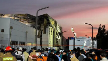 韩工厂大火19名中国人身亡：电池起火