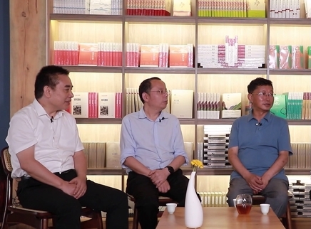 新闻当事人 2022 向新时代文学高峰出发