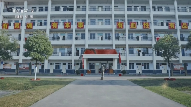 国防微视频-军歌嘹亮 《国防微视频-军歌嘹亮》 20240105 《我在沙场等着你》