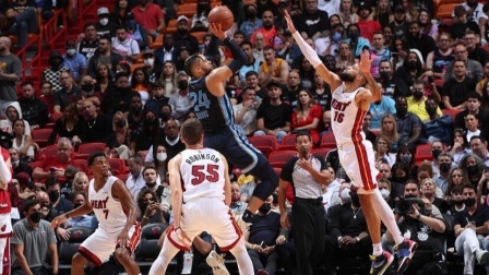 2021-2022赛季NBA集锦 亚当斯17+16灰熊5连胜 巴特勒复出热火仍熄灭
