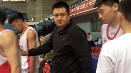 现场聆听中航大教练的战术布置