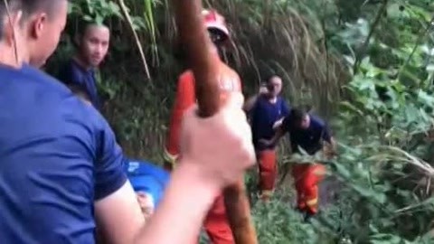 法治中国60分 驴友被困深山众人紧急救援 邮包藏毒5公斤团伙被捕