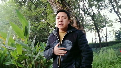 唱罢吹灯 感动哭了！打工仔伤心演唱《房价不一样》