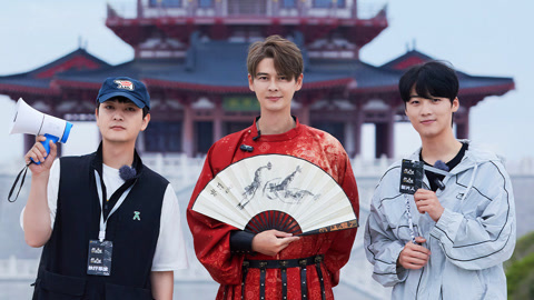 郭品超变MV男主 张晓谦俞更寅剧组打工不易