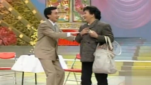 欢乐集结号 老师多才多艺 大妈欢度晚年