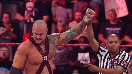 【英文解说】WWE RAW 第1475期：RK老铁力挫全能王