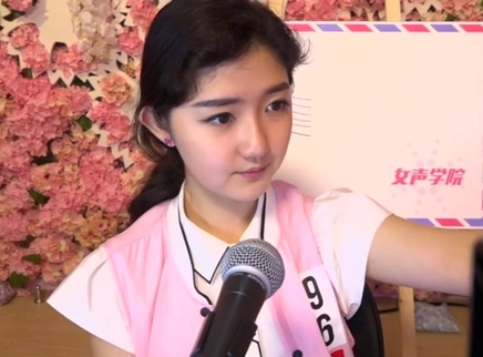 818超女聊天室 方圆体重飙升秒变萌系小圆脸