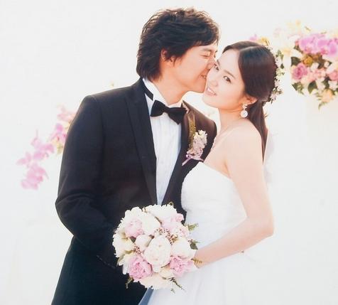 结婚11年迎来女儿降临,韩佳人与丈夫延政勋爱的浓烈,衣品爆棚
