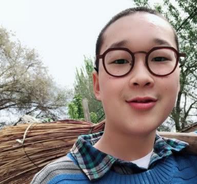 网红郭乐乐自称小可爱, 如今走在街上遭怒打, 网友:何弃疗?