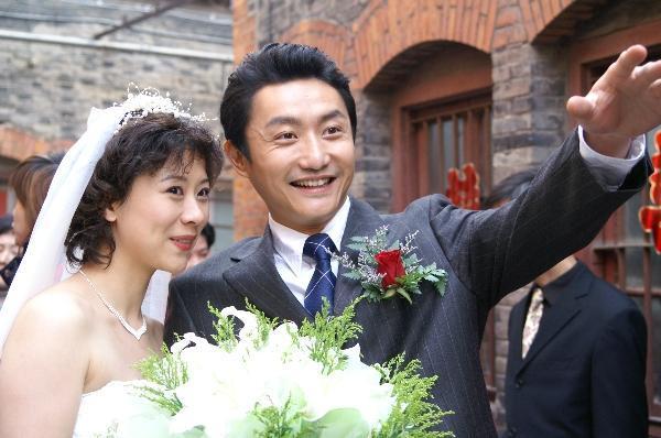 我是优质凤凰男,月薪八千,你房产证上必须写我父母的名字!