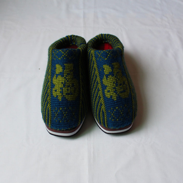 大家帮帮忙我想打这个鞋子,但是中间的花样没有图解,谁有图解能不能发