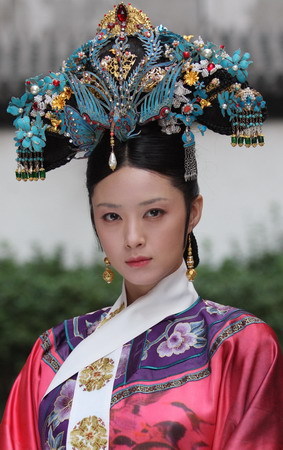 与甄嬛的才貌双全不同,华妃并未拥有与她美