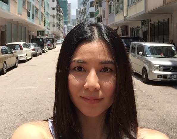 50岁郑伊健老婆蒙嘉慧近照,44岁依旧漂亮迷人