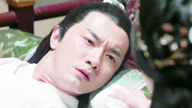 《艳骨》国师说漏嘴透露曾经的风花雪月,一旁英姐的眼神亮了!