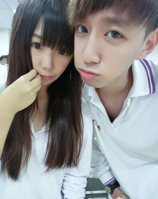 穿着校服的情侣皮肤,最好是这种小清新的