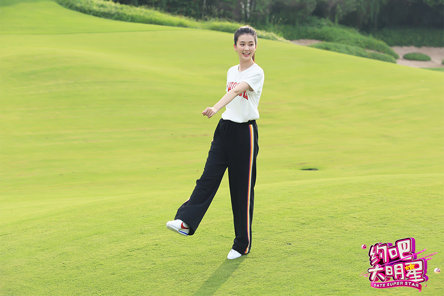 "贴心小姐姐"乔欣上线 杨廷东变身送礼物专员